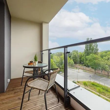 Piekne Z Balkonem Dla 2 Osob W Warszawie By Renters