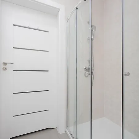 Piekne Z Balkonem Dla 2 Osob W Warszawie By Renters