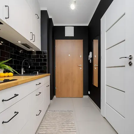 Piekne Z Balkonem Dla 2 Osob W Warszawie By Renters Appartement