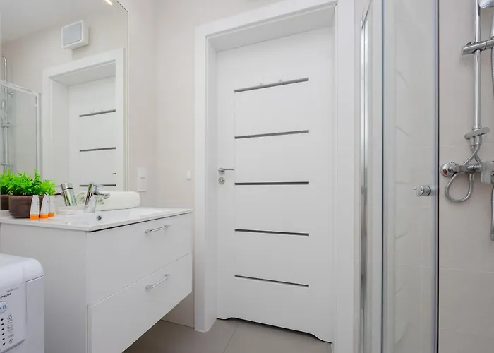 Piekne Z Balkonem Dla 2 Osob W Warszawie By Renters * 바르샤바