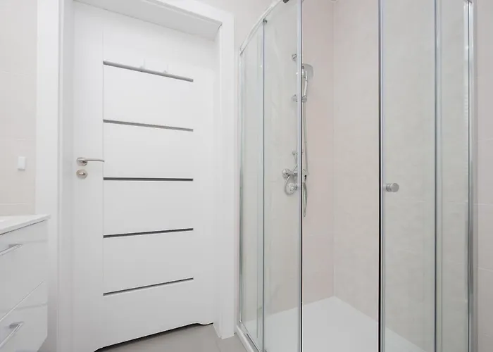 Piekne Z Balkonem Dla 2 Osob W Warszawie By Renters